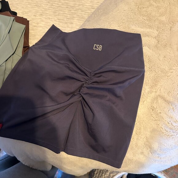 WORKOUT BUNDLE: CSB, STRUT THIS (REVOLVE), GYM SHARK (8 pieces total) - Picture 9 of 15